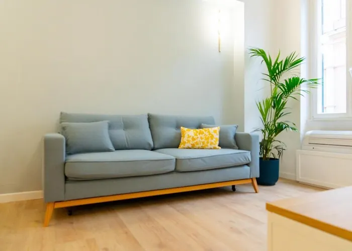 Near Colosseo Spacious In San Giovanni Apartment Rom